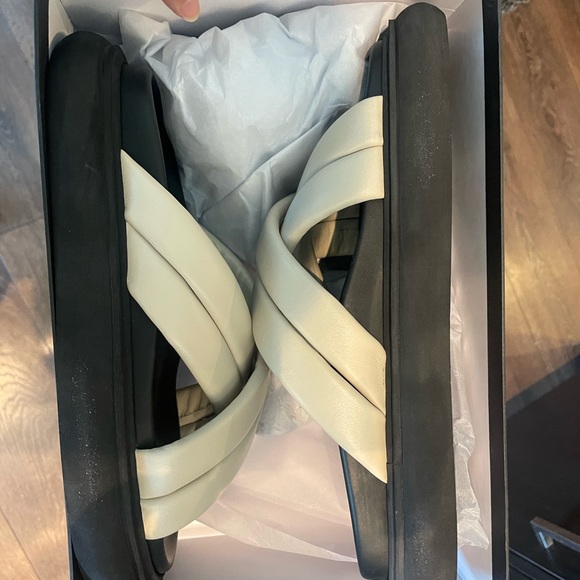 Tony Bianco sandals / slides - Picture 4 of 6